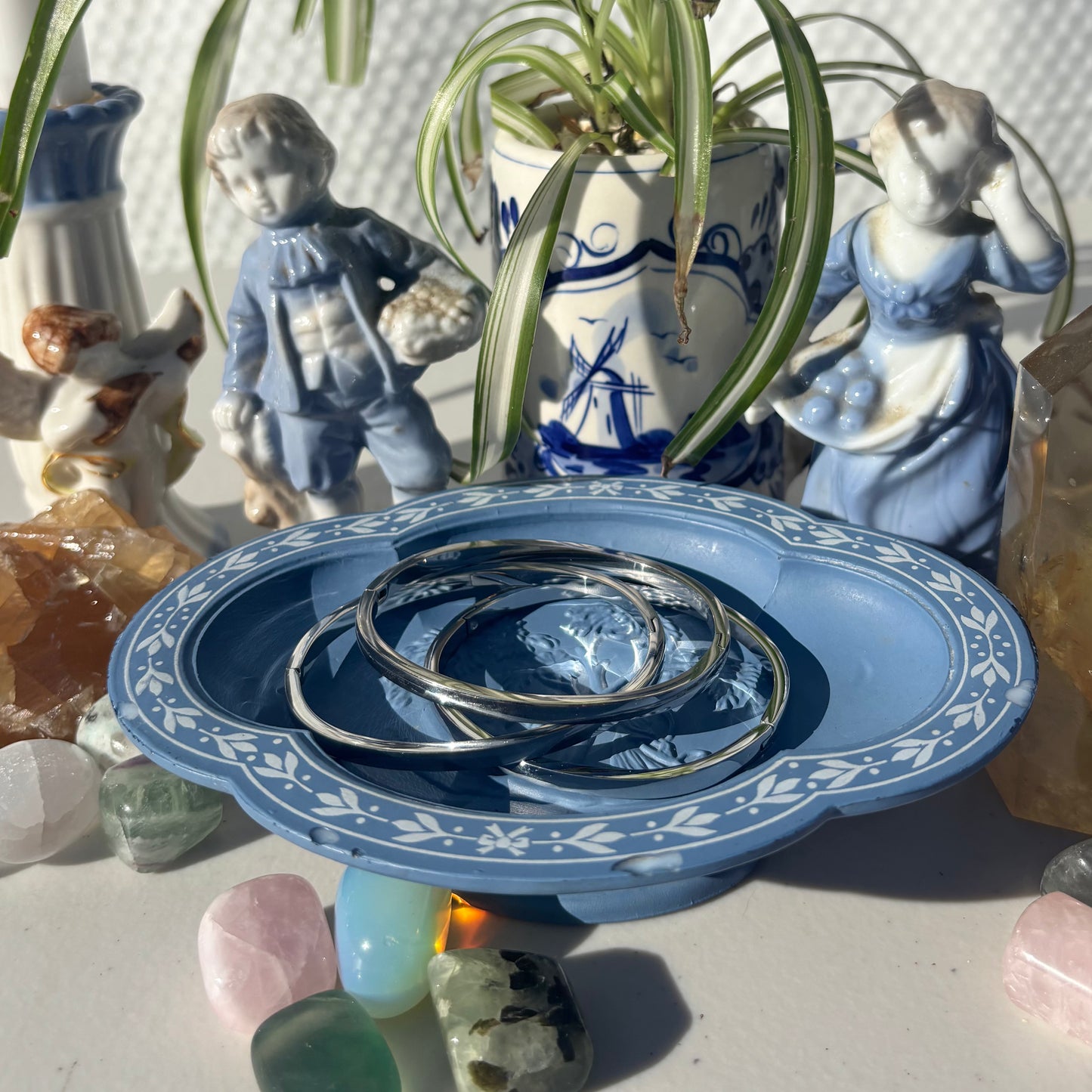 The Guide Crystals 4mm Silver Bangle