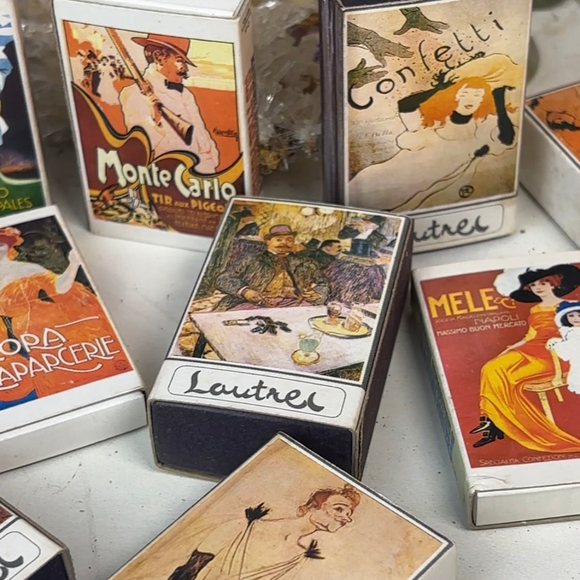 🎁 FREE Vintage Matchbox