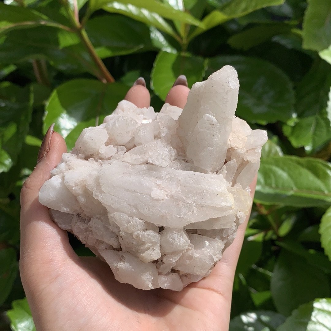 Clear Quartz – The Guide Crystals