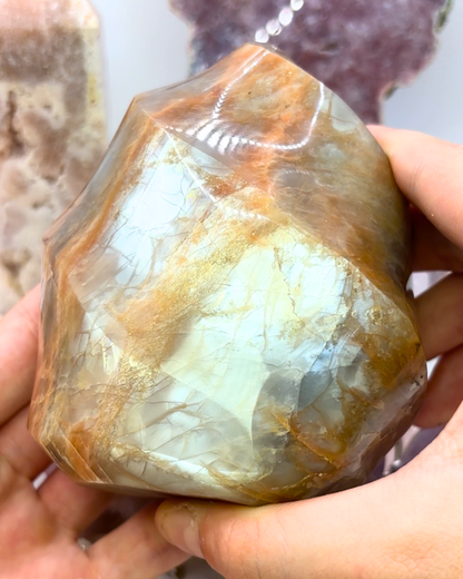 Flashy Peach Moonstone Flame