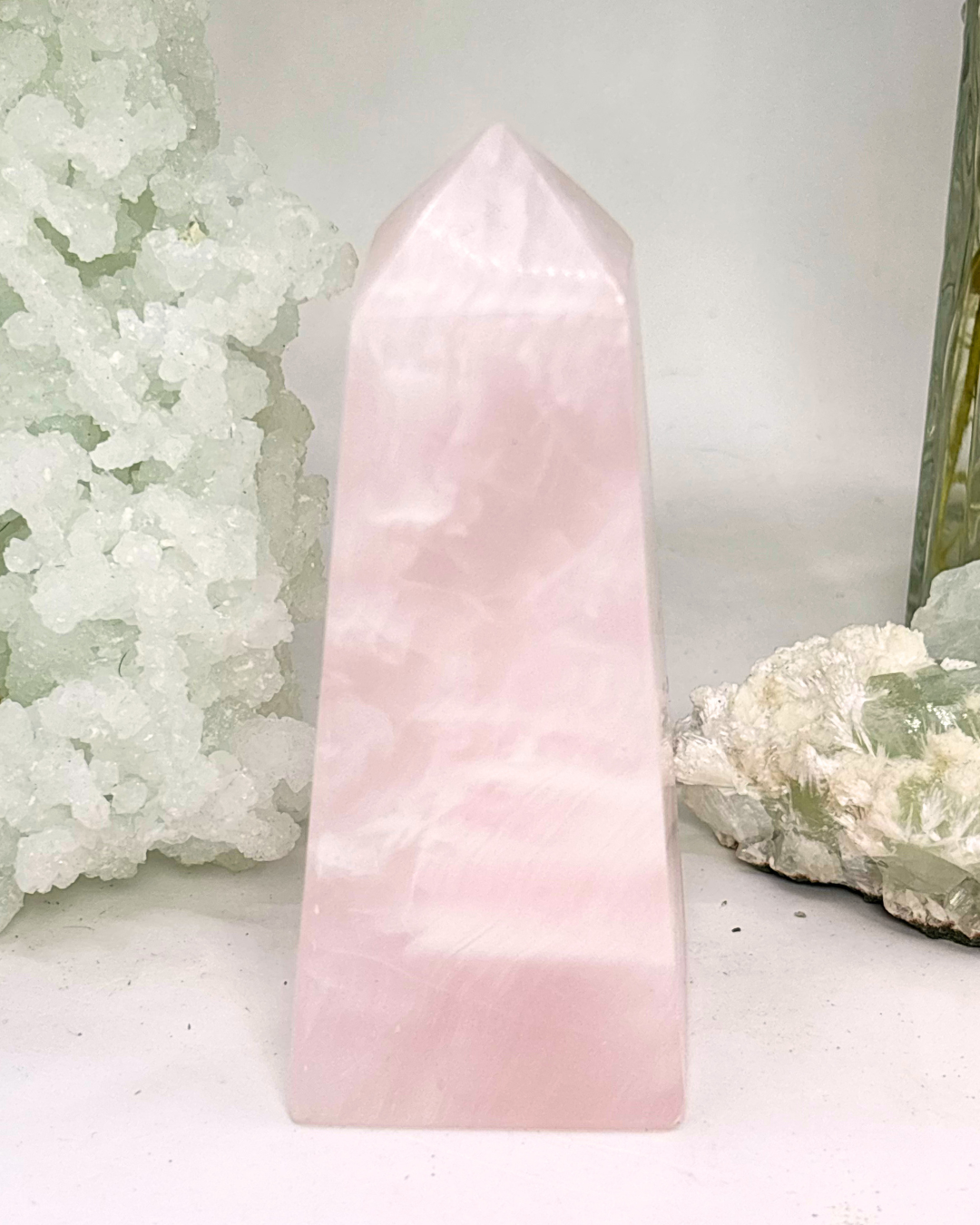 Large Mangano Calcite Tower UV Reactive