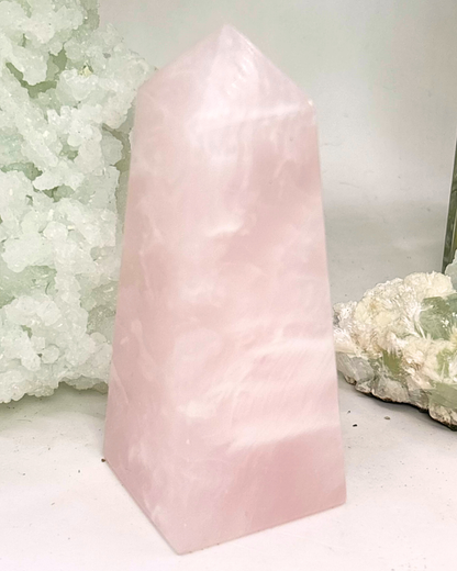 Large Mangano Calcite Tower UV Reactive