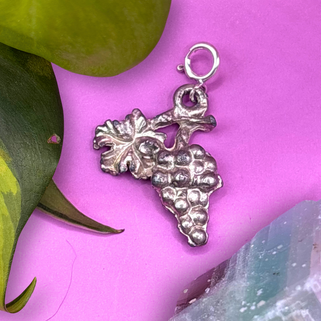 Large Silver Grapes 2D Charm COMING 16/11