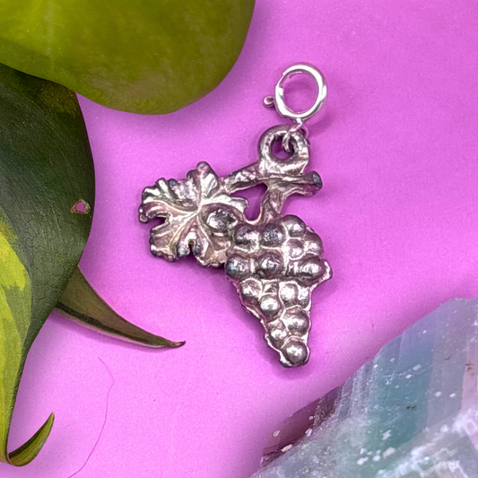 Large Silver Grapes 2D Charm COMING 16/11