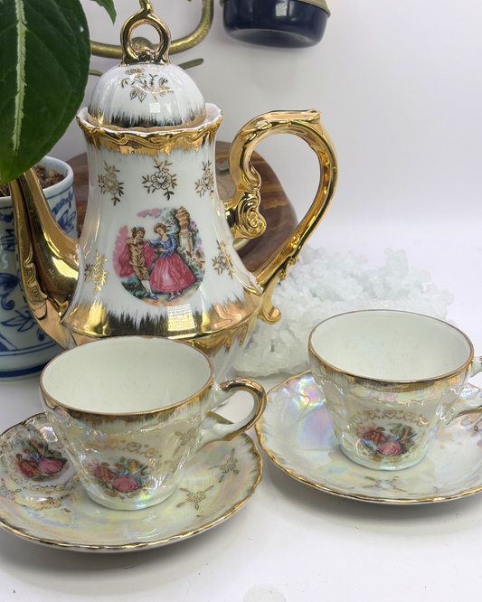 Japanese Wellington Iridescent Love Story Tea Pot & Tea Set