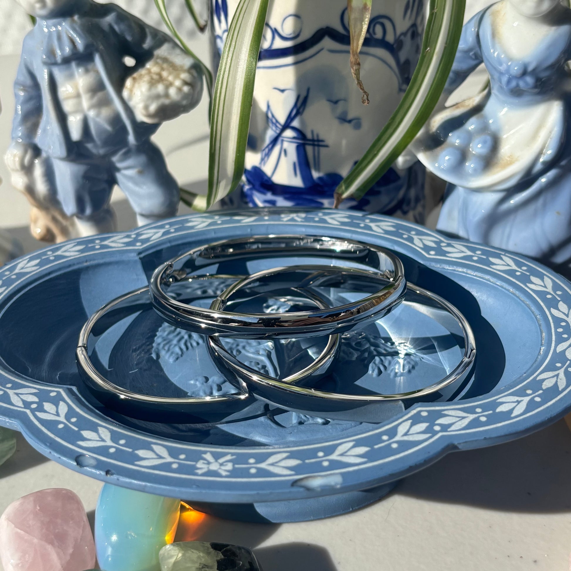 The Guide Crystals 6mm Silver Bangle