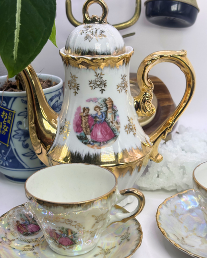 Japanese Wellington Iridescent Love Story Tea Pot & Tea Set