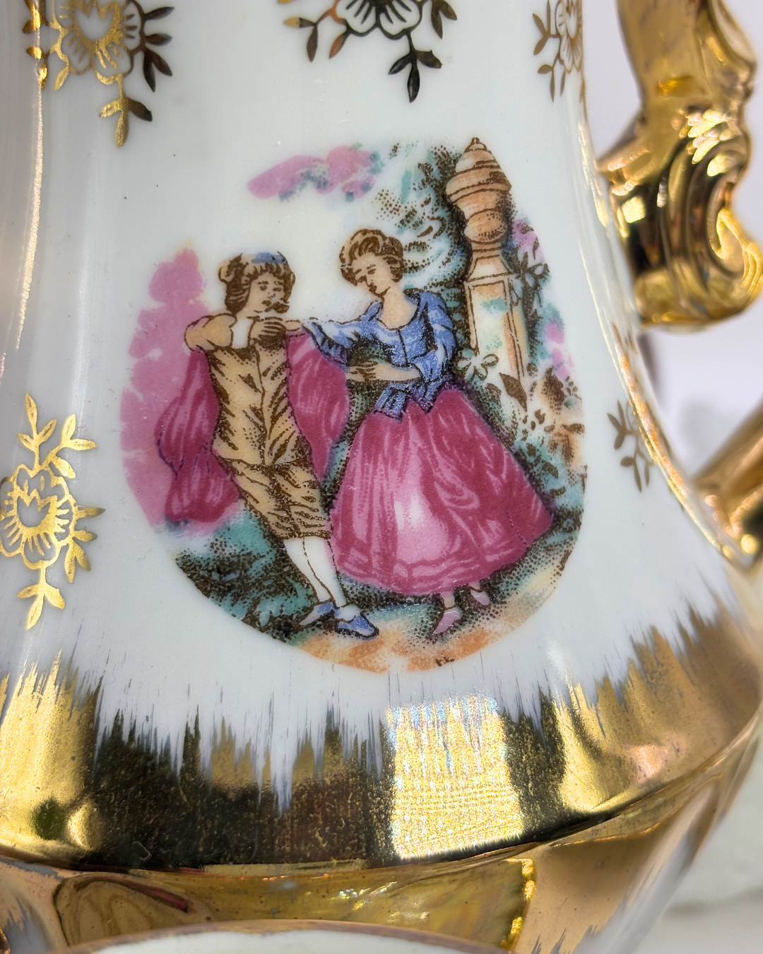 Japanese Wellington Iridescent Love Story Tea Pot & Tea Set