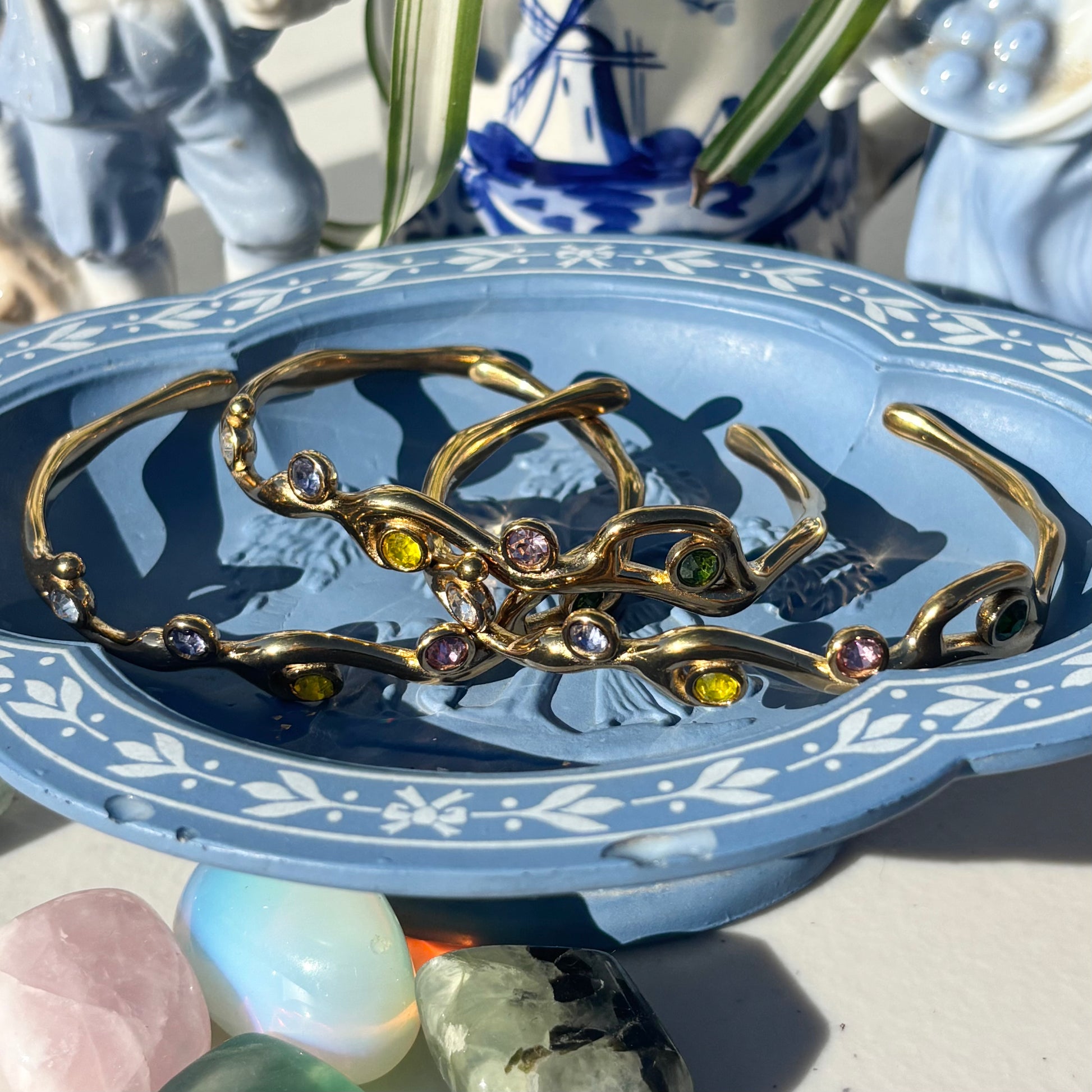 The Guide Crystals Flower Garland Gold Cuff Bracelet