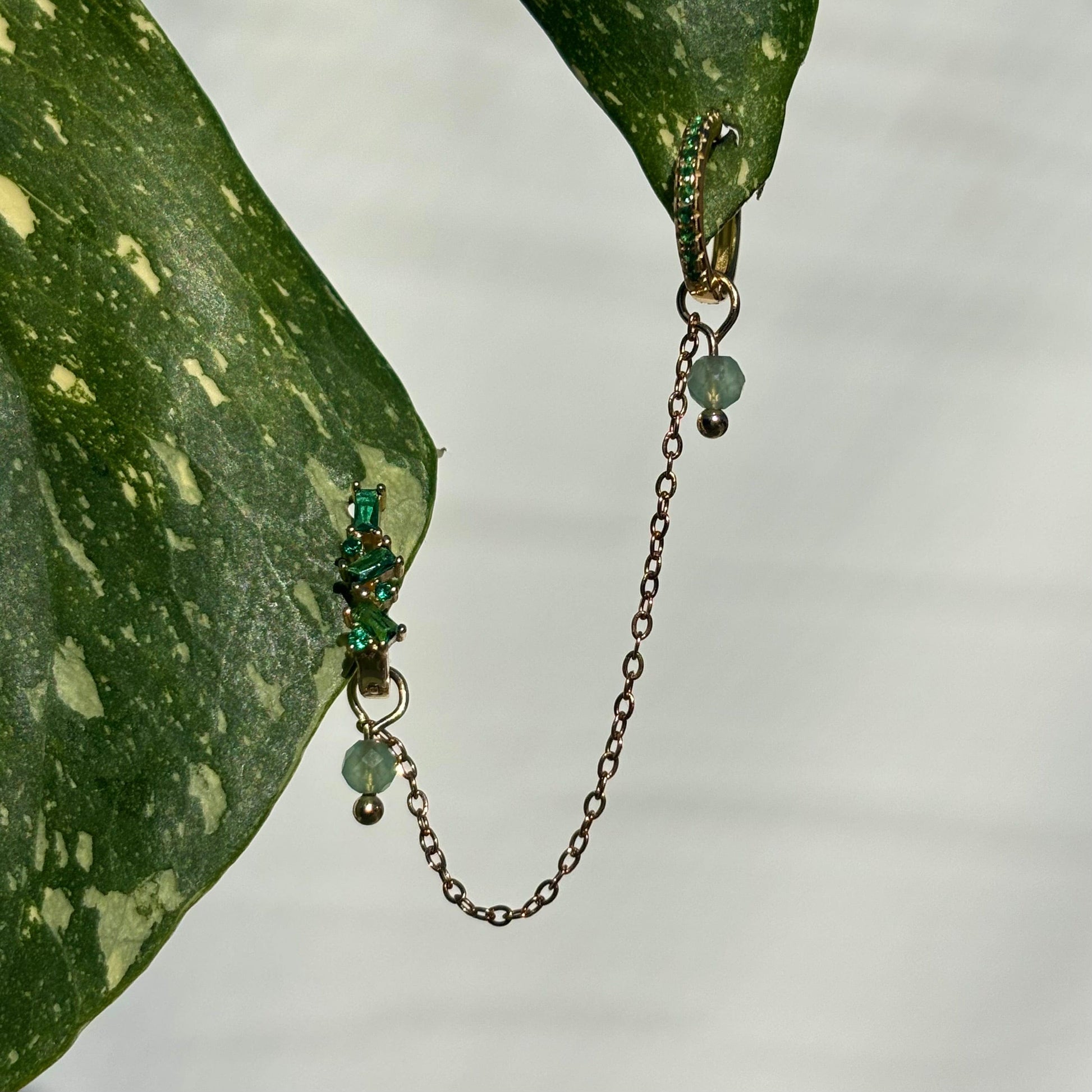 The Guide Crystals Gold | 1 PC Single Green Aventurine Aphrodite Chain Crystal Earring Charm