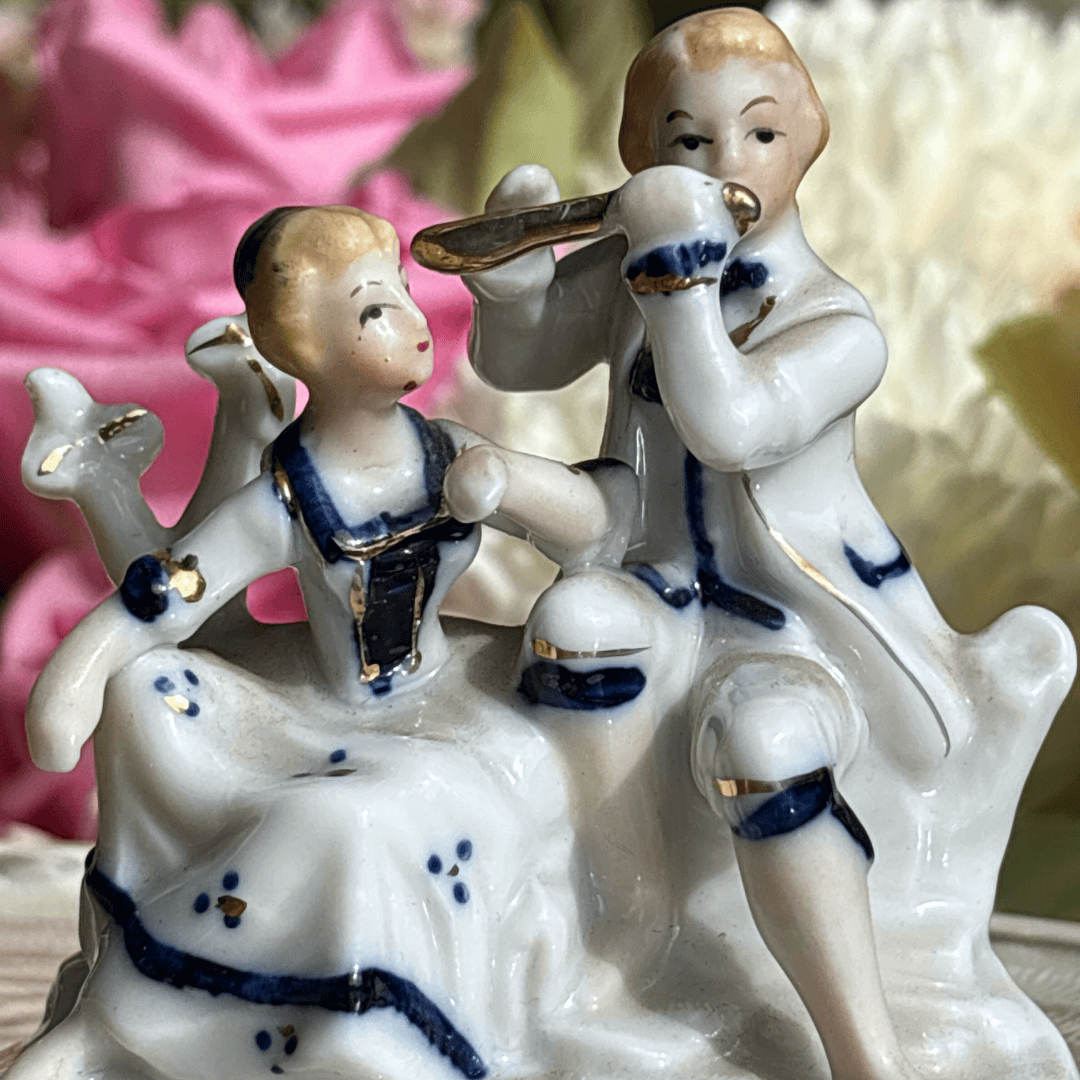 The Guide Crystals Mini Iberian Valencian Porcelain Classic Couple AVAILABLE 1/11!